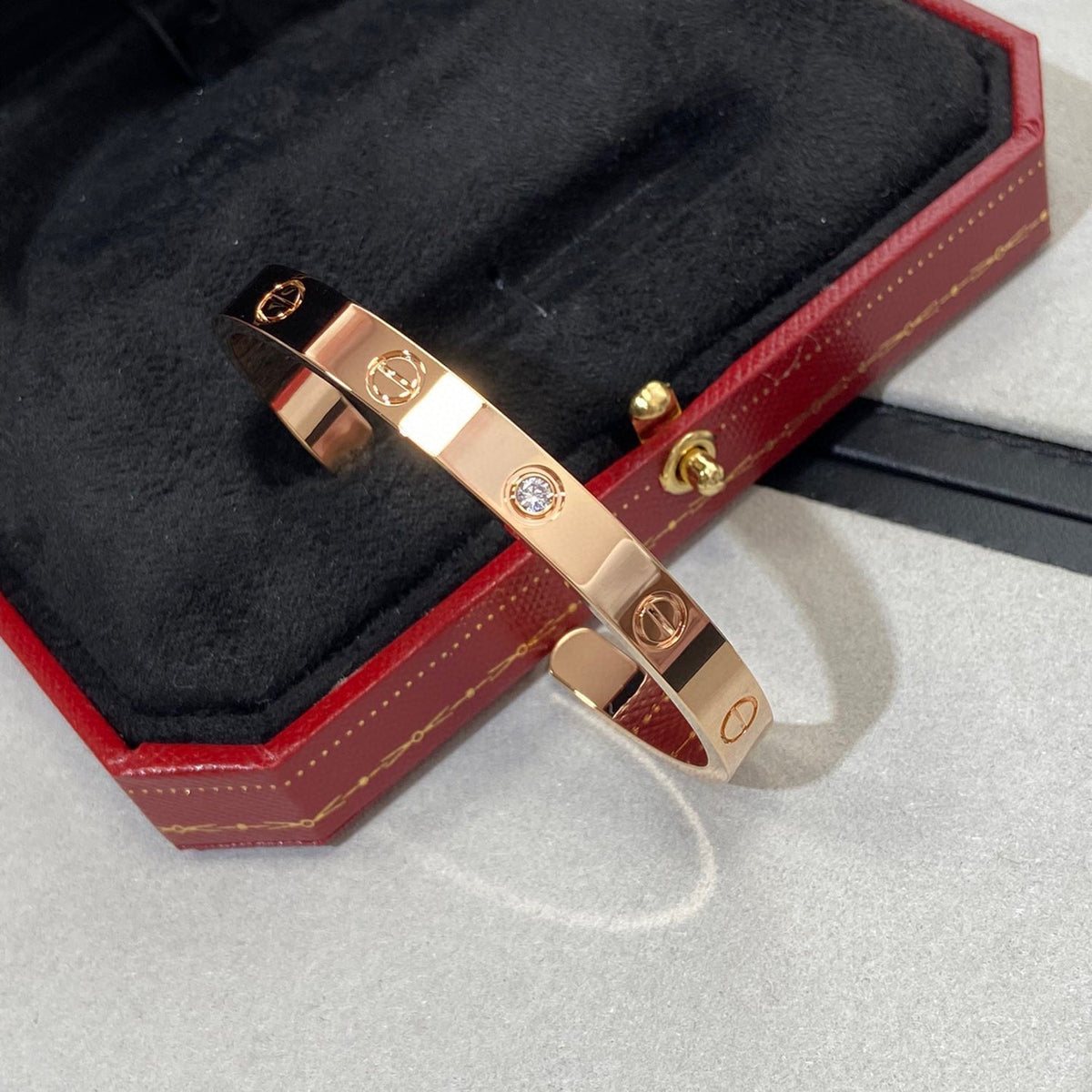 [Regalia Jewelry]LOVE BRACELET 6.1MM 1 DIAMOND OPEN CUFF