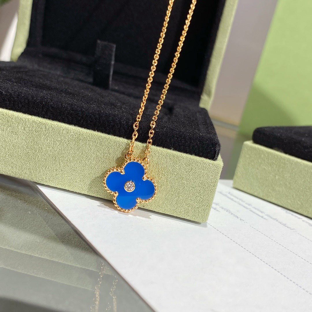 [Regalia Jewelry]CLOVER 15MM DIAMOND AND BLUE AGATE NECKLACE