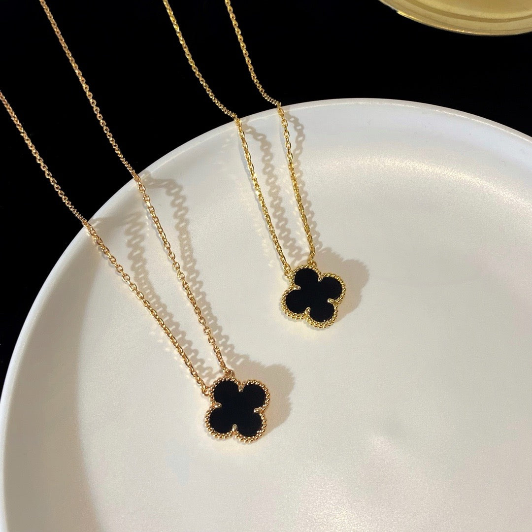 [Regalia Jewelry]CLOVER 15MM BLACK ONYX SINGLE FLOWER NECKLACE