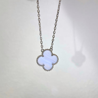 [Regalia Jewelry]CLOVER 15MM BLUE CHALCEDONY NECKLACE SILVER