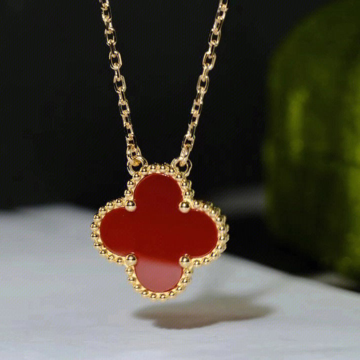 [Regalia Jewelry]CLOVER 15MM CARNELIAN SINGLE FLOWER NECKLACE