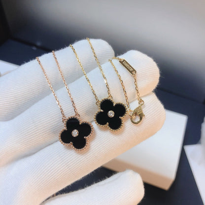 [Regalia Jewelry]CLOVER 15MM DIAMOND ONYX NECKLACE
