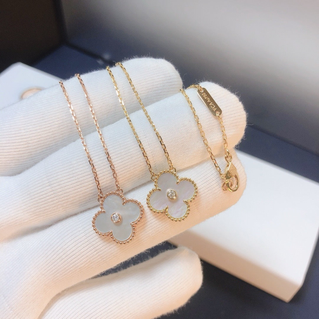 [Regalia Jewelry]CLOVER 15MM DIAMOND WHITE FRITILLARIA NECKLACE