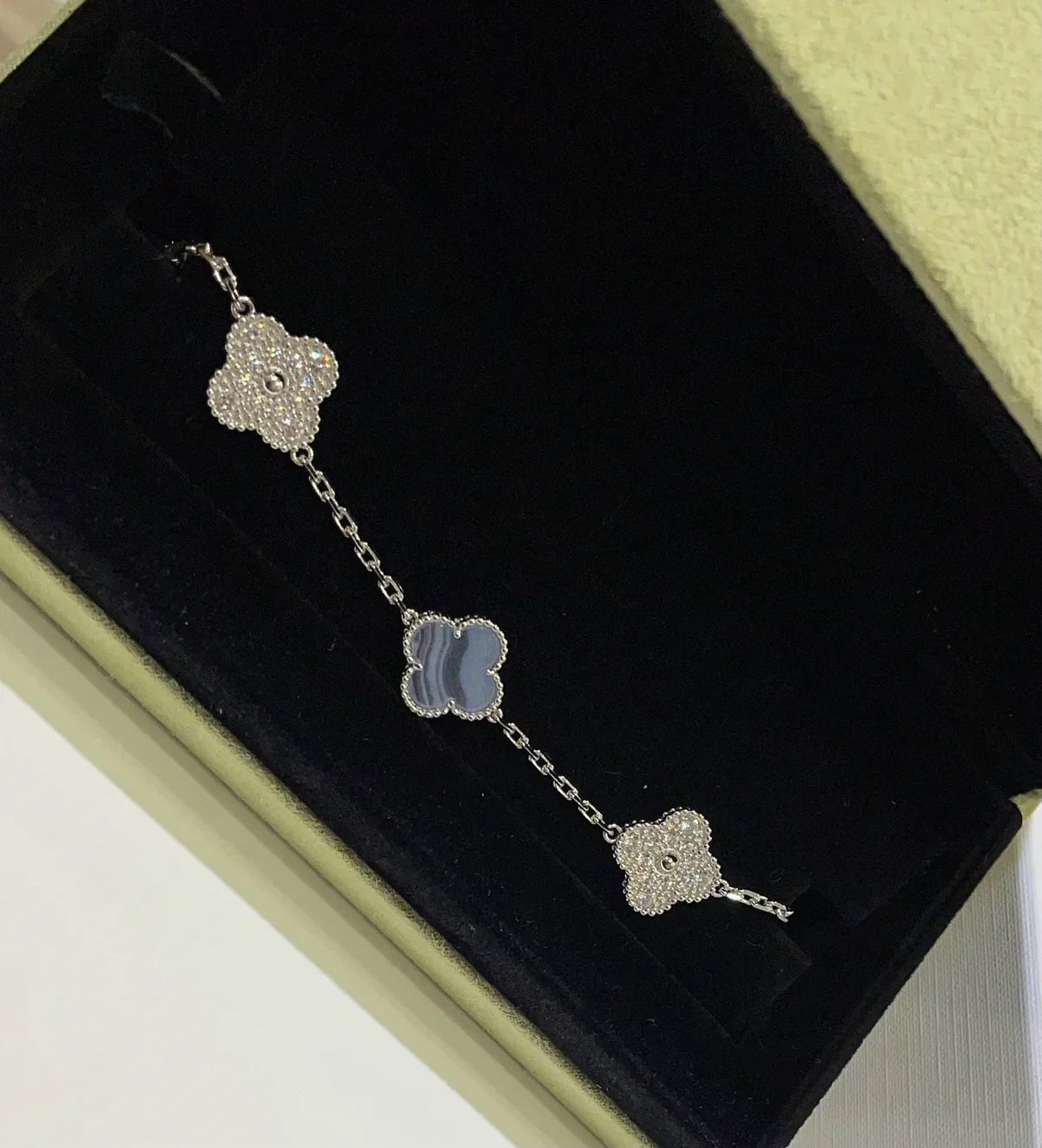 [Regalia Jewelry] CLOVER 5 MOTIF PURPLE CHALCEDONY BRACELET COLLECTION