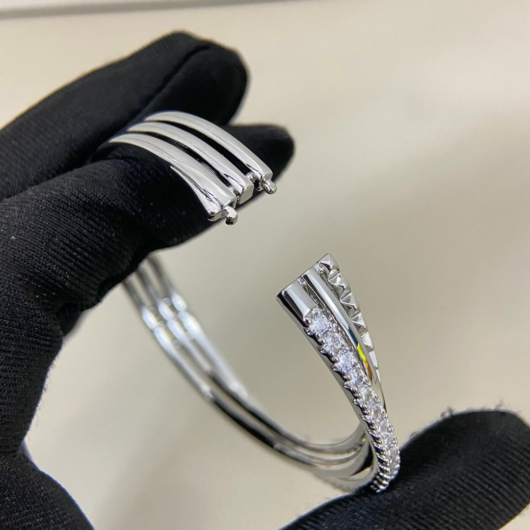 [Regalia Jewelry]ETINCELLE HALF-PAVED DIAMOND BRACELET