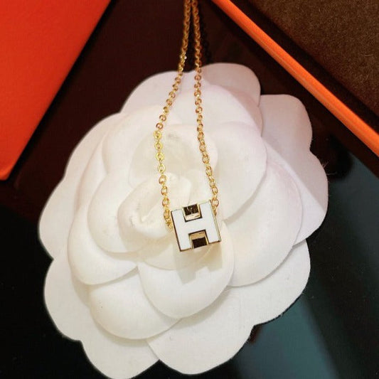 [Regalia Jewelry]H WHITE SQUARE GOLD NECKLACE