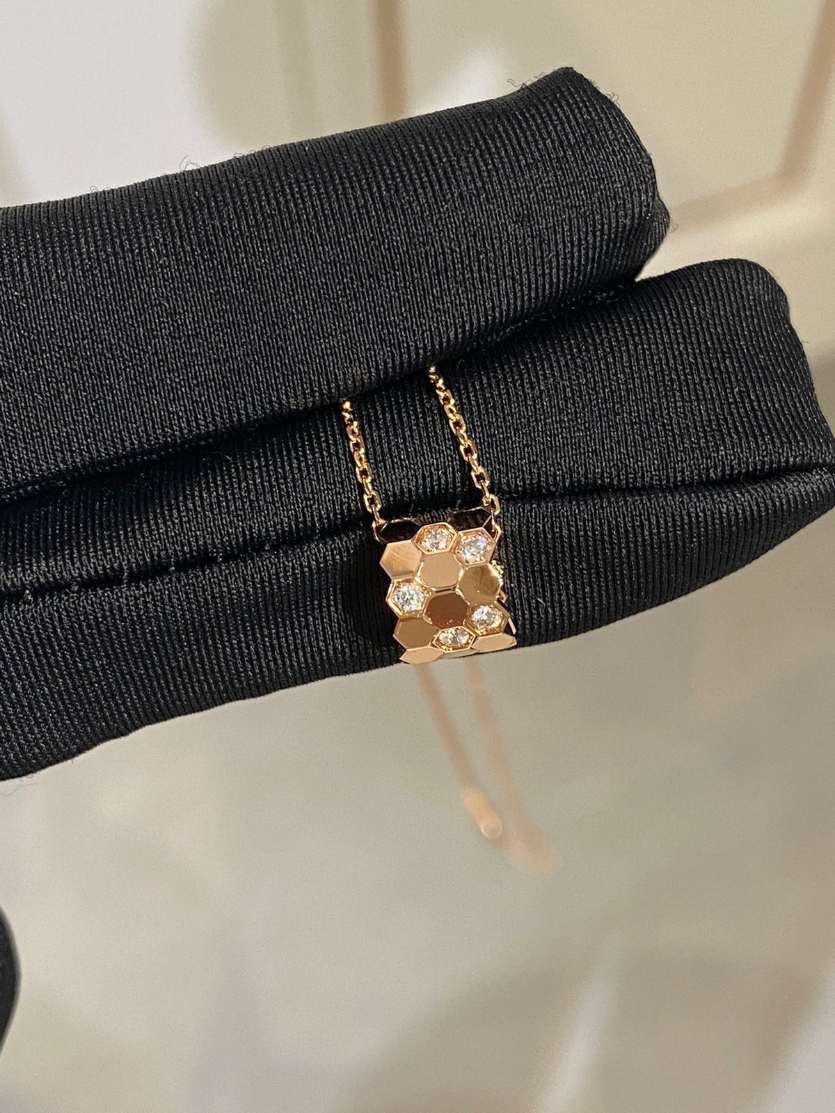 [Regalia Jewelry]BEE LOVE DIAMOND NECKLACE