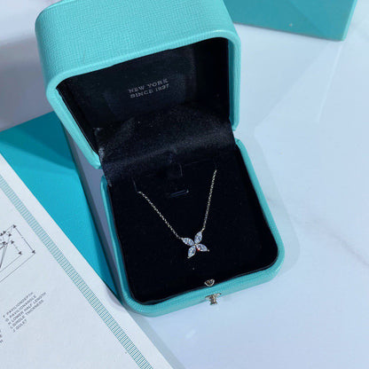 [Regalia Jewels]PLATINUM AND DIAMOND VICTORIA PENDANT NECKLACE