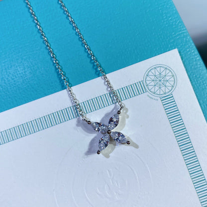 [Regalia Jewels]PLATINUM AND DIAMOND VICTORIA PENDANT NECKLACE