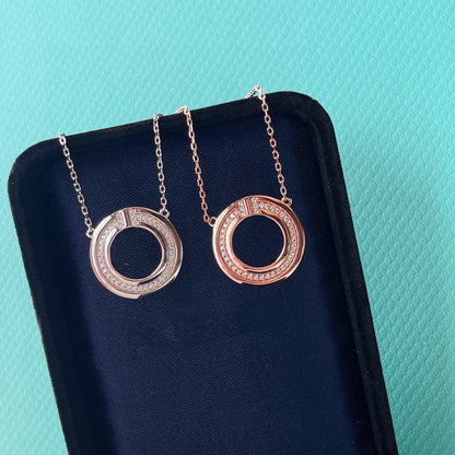 [Regalia Jewels]DIAMOND AND MOTHER OF PEARL CIRCLE PENDANT
