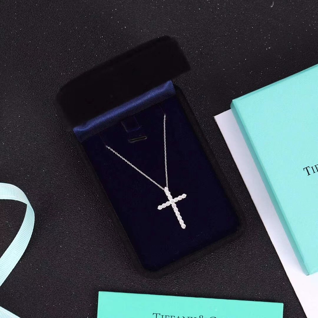 [Regalia Jewels]MOISSANITE STONE CROSS PENDANT NECKLACE SIMULATED DIAMOND CROSS CHOKER