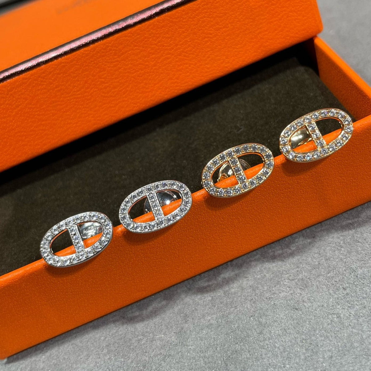 [Regalia Jewelry]HM FULL DIAMOND PIG NOSE STUD EARRINGS