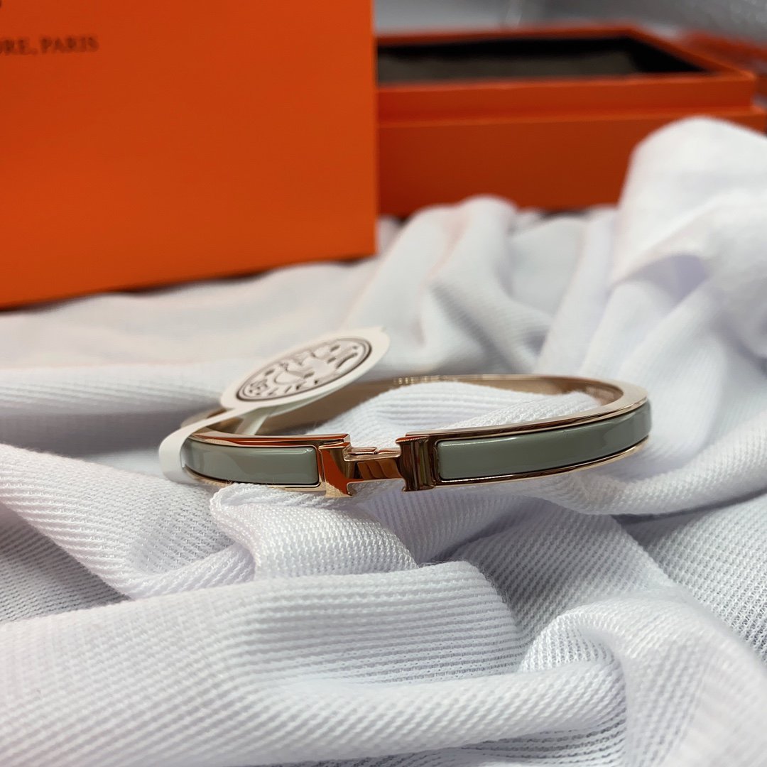 [Regalia Jewelry]CLASSIC HM CLIC GREEN 8MM ENAMEL BRACELET