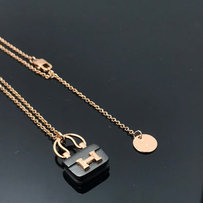 [Regalia Jewelry]WOMEN'S HM AMULETTES CONSTANCE PENDANT NECKLACE