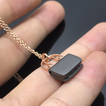 [Regalia Jewelry]WOMEN'S HM AMULETTES CONSTANCE PENDANT NECKLACE
