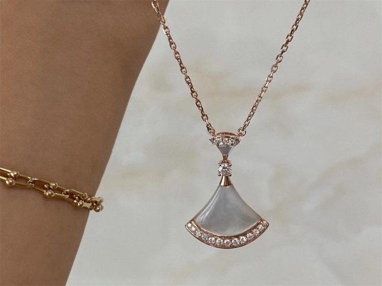 [Regalia Jewelry]DREAM NECKLACE MOP PINK GOLD DIAMOND