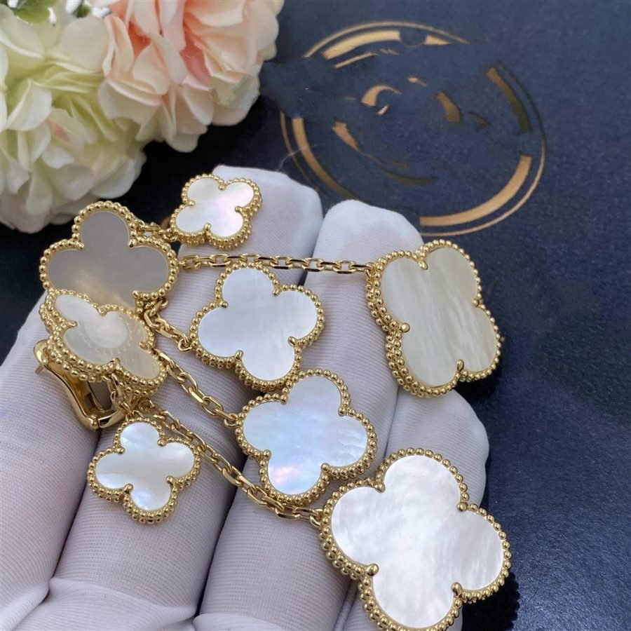 [Regalia Jewelry]CLOVER EARRINGS WHITE MOP 4 MOTIFS GOLD