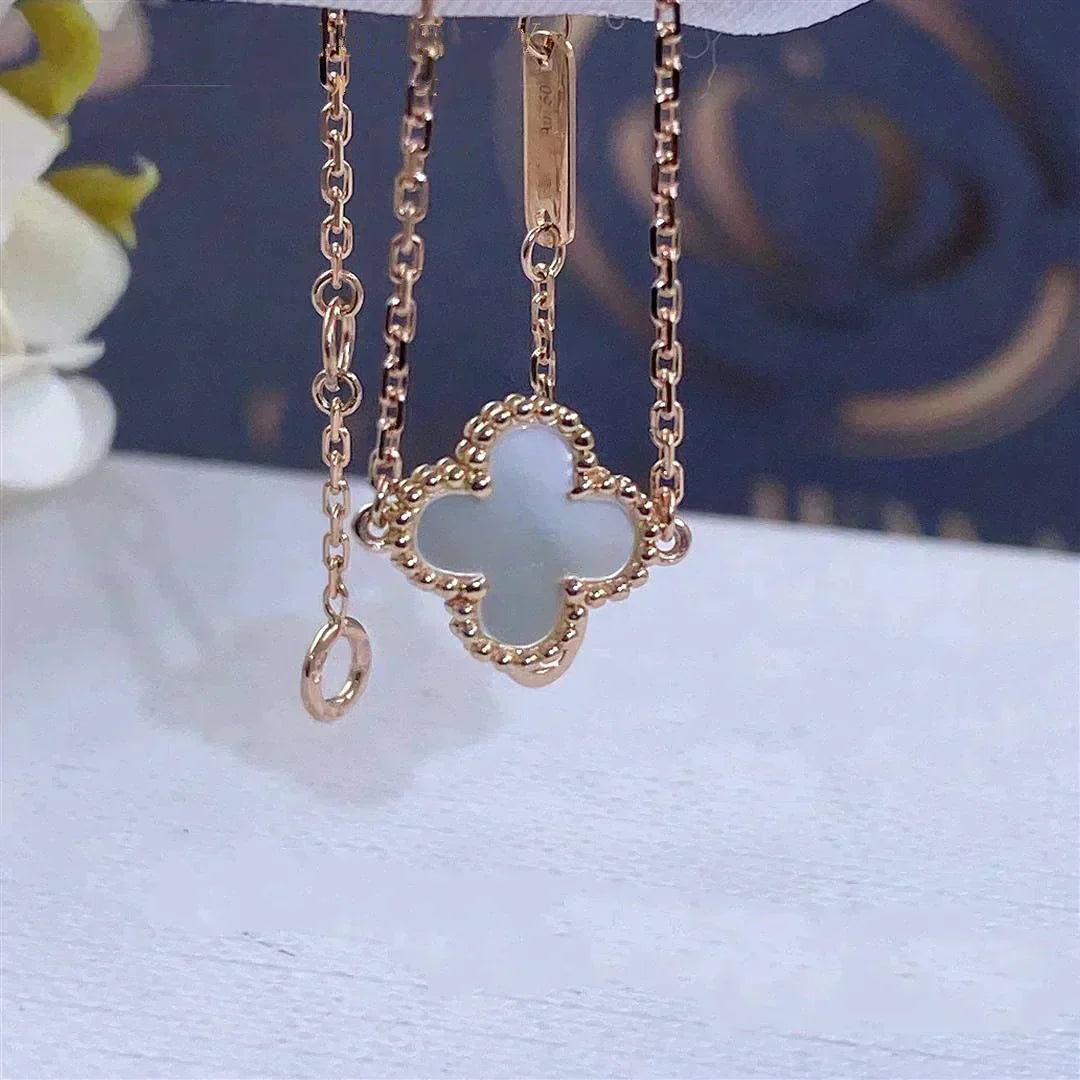 [Regalia Jewelry]CLOVER WHITE MOP SINGLE FLOWER BRACELET