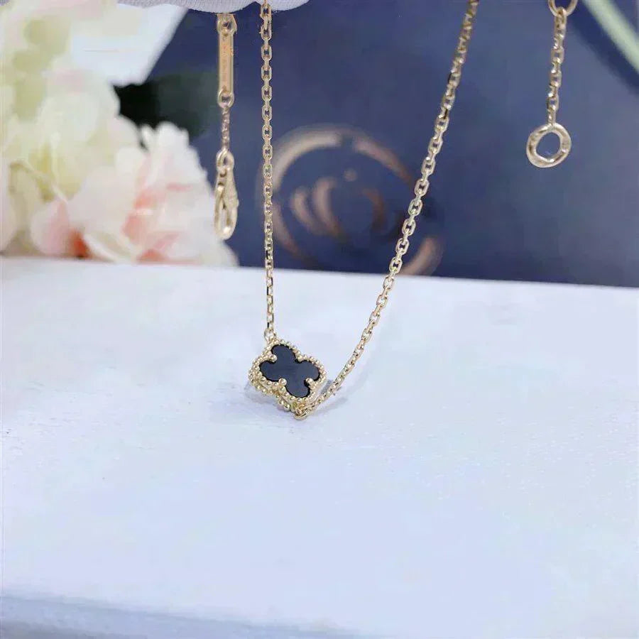 [Regalia Jewelry]CLOVER ONYX SINGLE FLOWER BRACELET