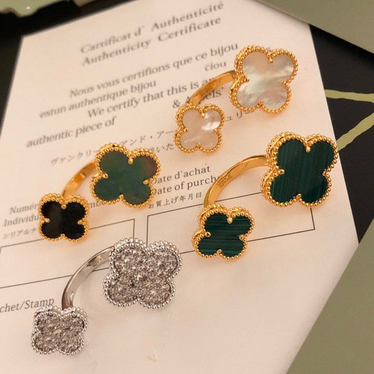 [Regalia Jewelry]CLOVER BETWEEN THE FINGER RING