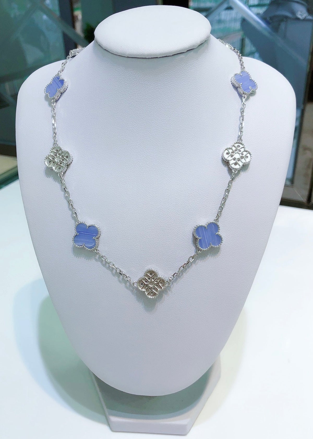 [Regalia Jewelry]CLOVERS THE 10-MOTIFS CHALCEDONY DIAMONDS SILVER NECKLACE