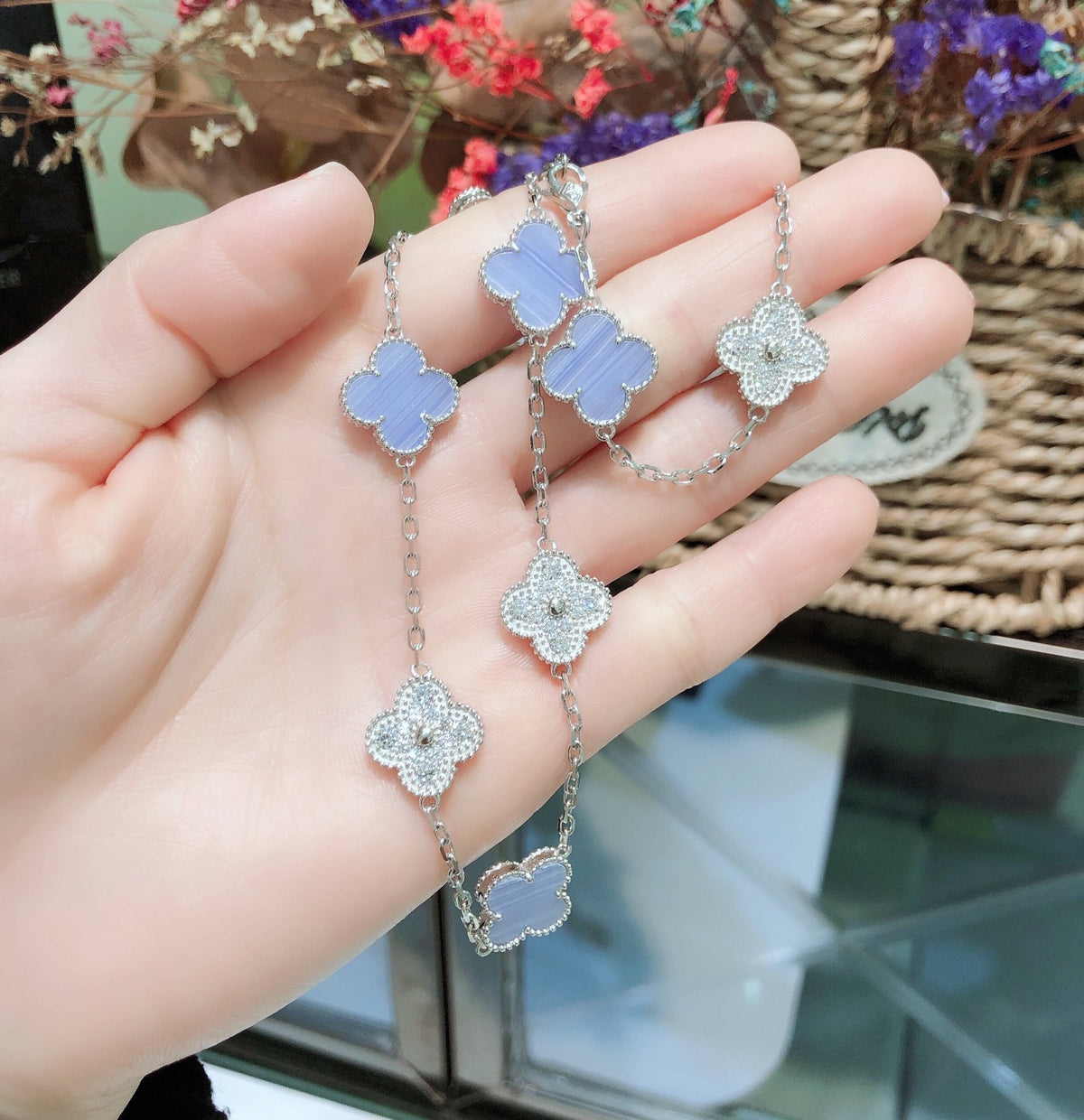 [Regalia Jewelry]CLOVERS THE 10-MOTIFS CHALCEDONY DIAMONDS SILVER NECKLACE
