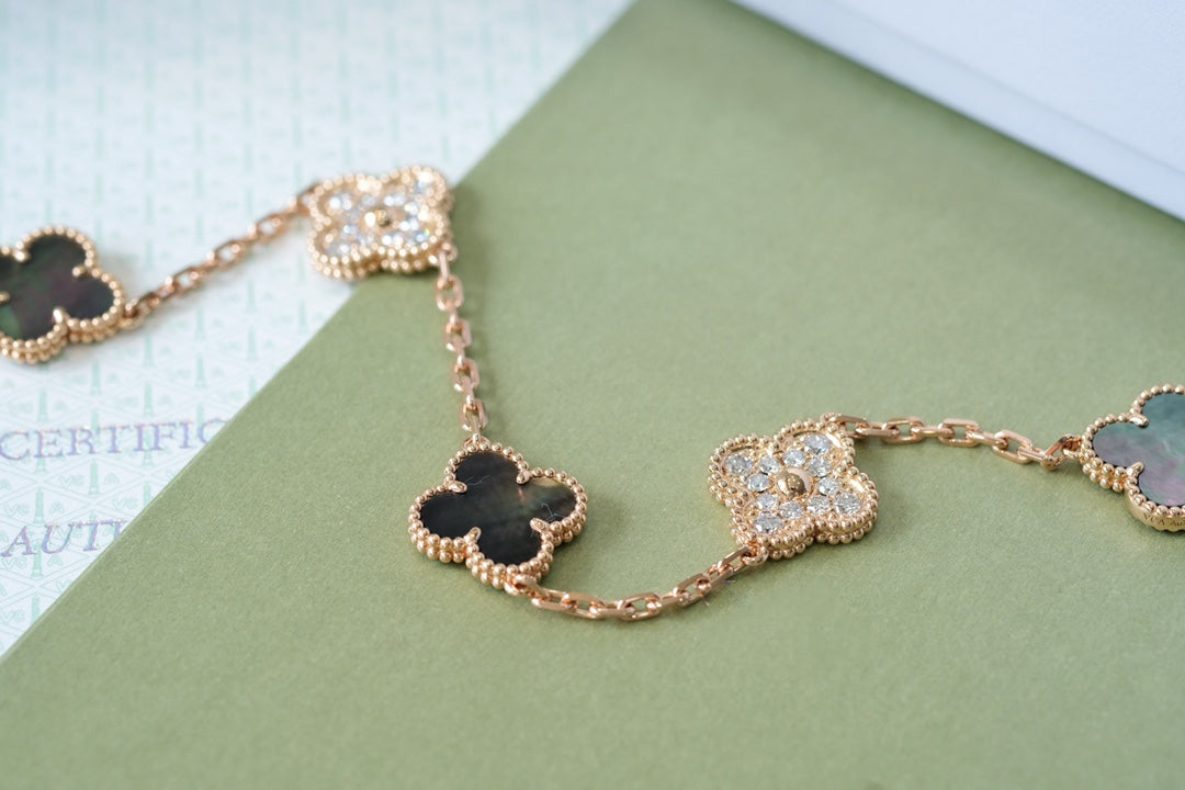 [Regalia Jewelry]CLOVER 5 MOTIFS DARK MOP AND DIAMONDS PINK GOLD BRACELET